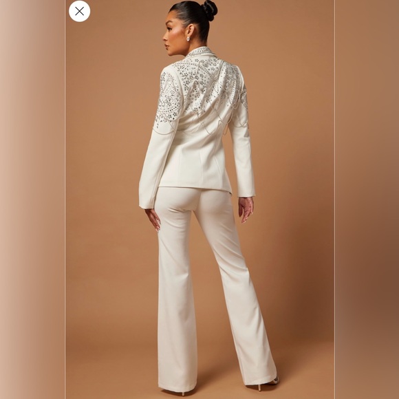 Embellished Elegant White Women's Pants suit NEW - Picture 2 of 8
